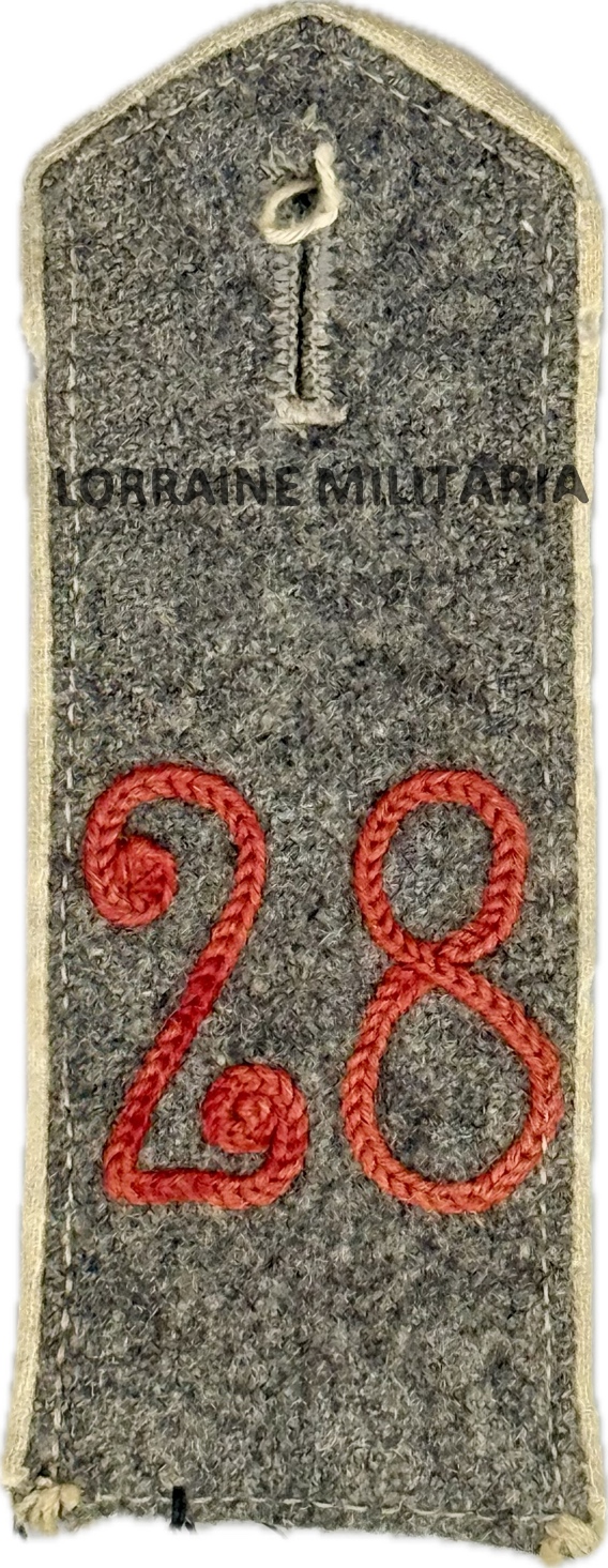militaria : PATTE D'EPAULE MODELE 1915 DE BLUSE DU 28 IÈME REGIMENT D'INFANTERIE