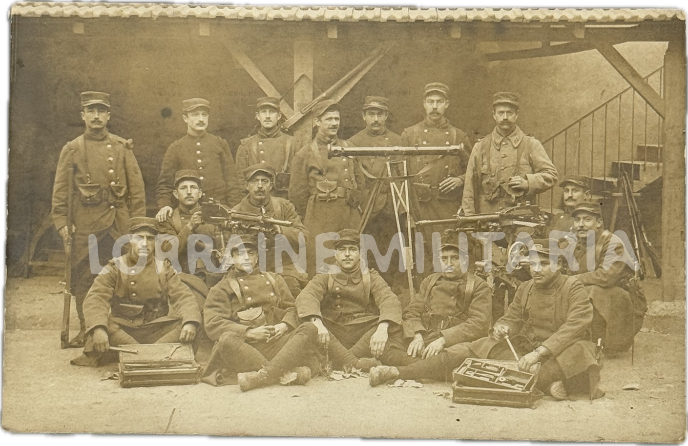 militaria : PHOTO CP MITRAILLEURS SAINT-ETIENNE 1907 CAISSS  ACCESOIRES ET TELEMETRE 1915