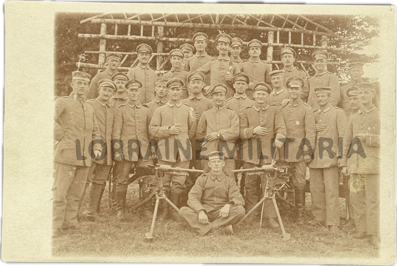 militaria : CP PHOTO GROUPE MITRAILLEURS  ALLEMANDS  MITRAILLEUSES HOTCHKISS MLE 1914 DE PRI
